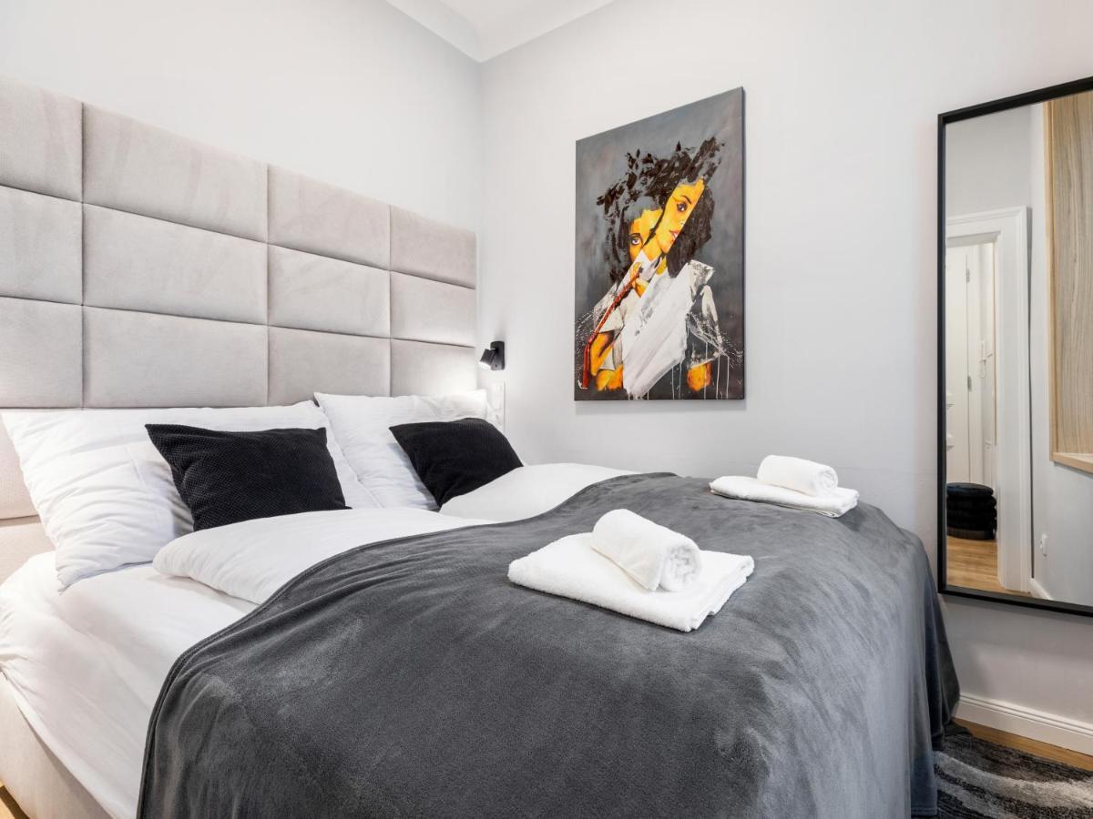 Sky9 District 3 Apartamento *