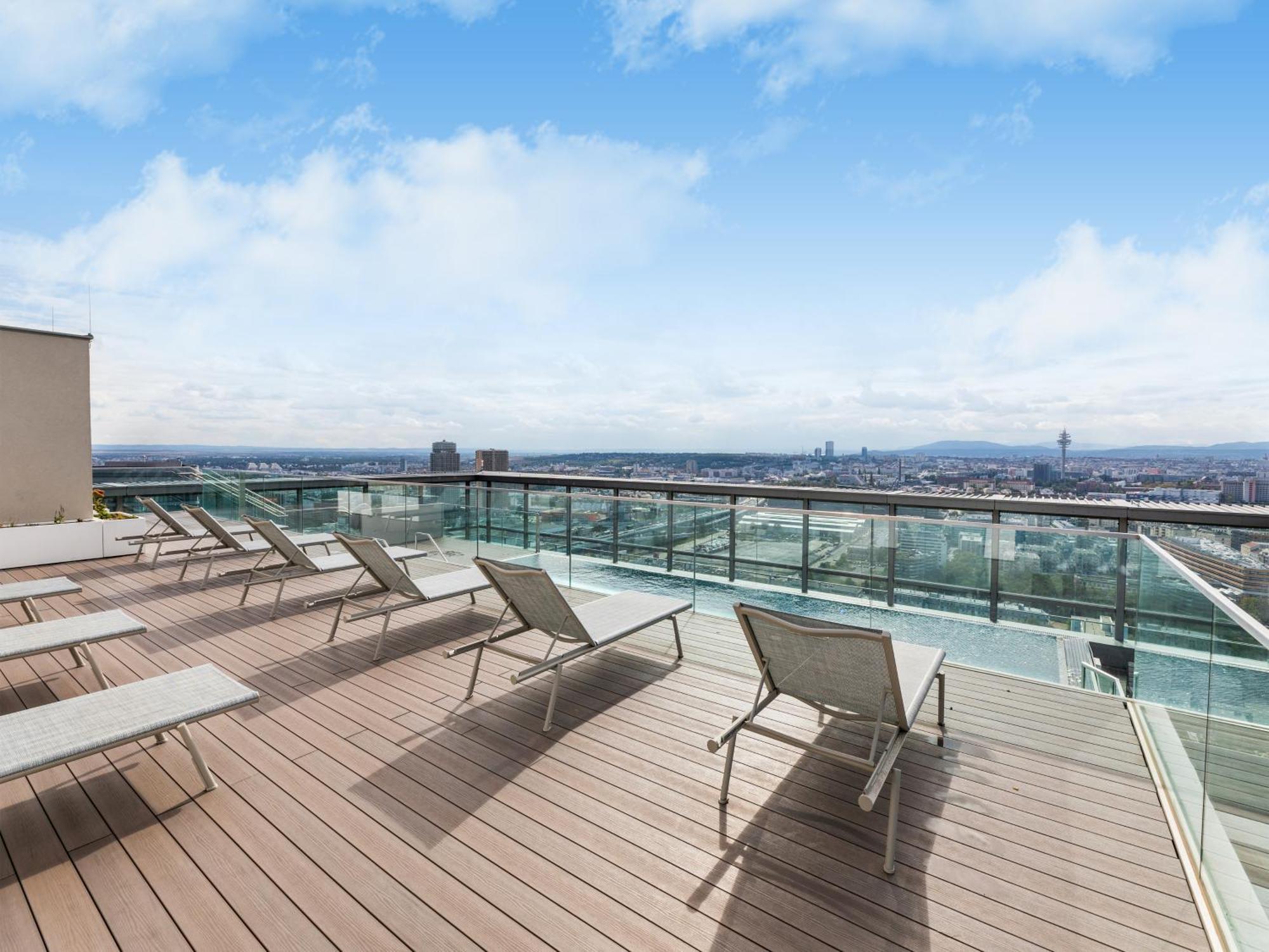 Sky9 District 3 Apartamento Viena